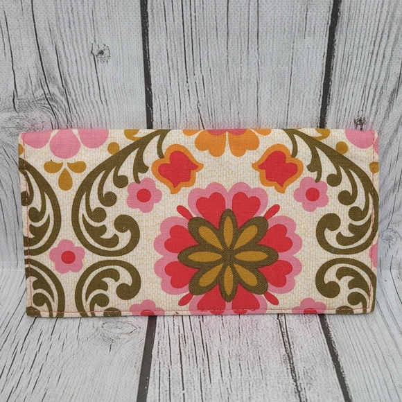 Vera Bradley Checkbook Cover in Folkloric Pattern - Picture 2 of 10